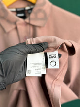 HUGO BOSS METALLIC PATCH LOGO AND SIGNATURE PRINT | LIGHT PEACH
