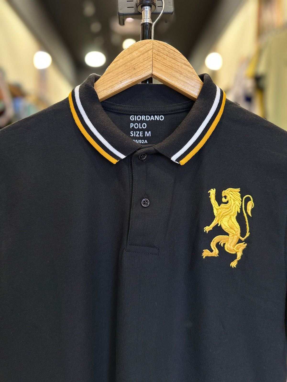 GIORDANO EMBROIDERY SHIRT 3D LION POLO MEN | BLACK