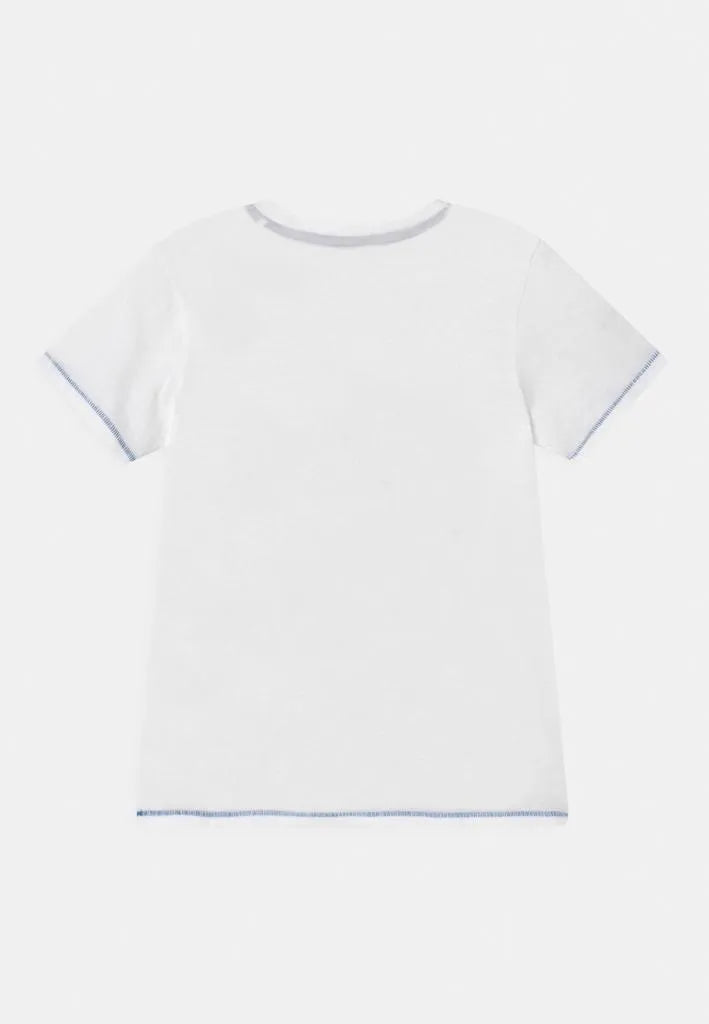 Guess Kids White T-Shirt with Graphic Logo – Soft cotton short-sleeve tee for boys & girls. Trendy, comfortable, and perfect for everyday wear. Shop now!